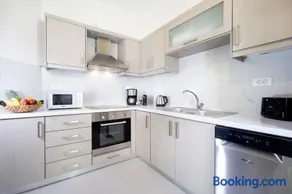 Ariadne Apartment - Image 3