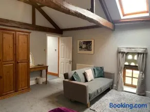 Studio 3B The Carriage House York 6m Village Location - Image 3