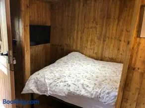 Shepherd Hut Lodge on Farm Waterside Goodwin Farm - Image 4
