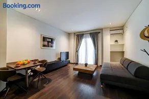 Classy and stylish apartment next to Hilton - Image 5