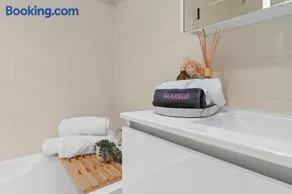 Miranda Stylish 2 Bed near Cronulla & Airport - Image 2