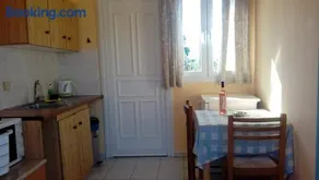Yellow house - Image 4