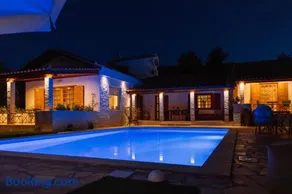 Gravanis Resort - Image 1