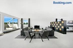 LP-Apartments Penthouse 232QM, 12 Personen, Parkplatz , Terrasse, Küche 25min bis Düsseldorf Messe - Image 1