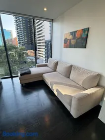 Light-Filled Apartment with City Views, Office & Parking - Image 1