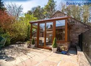 Willow cottage with private hot tub - Image 1