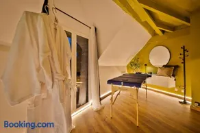 IH La Suite Olive I Duplex avec Jacuzzi Privatif à Étampes I proche Paris - Image 2