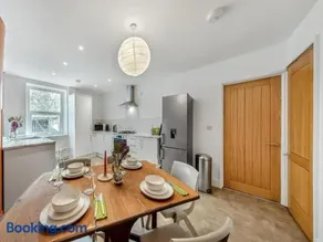 Marine Cottage, family & pet friendly, relaxing & spacious, where the sun, sea and sand meets walks and adventure in Barmouth - Image 2
