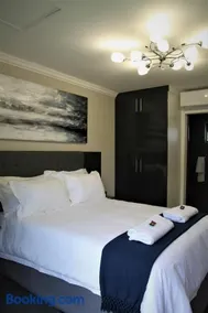 Mahem Manor Guesthouse - Image 1