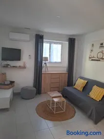 sigis house - Image 1