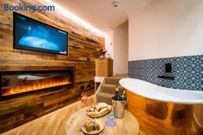 Craig's Suites Windermere - Image 5