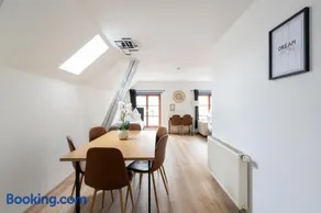 Spacious 80 m2 Apartment I 3 Rooms I Up to 8 Guests I Near Train Station - Image 3