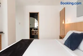 Apartamento en Bocagrande - Piscina, Jacuzzi y Mar - Image 3