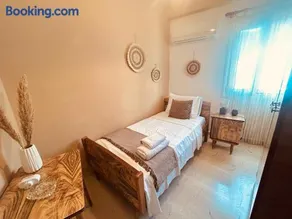 CozyCity2-Bedroom Apartment for3 by Alecos Studios - Image 2