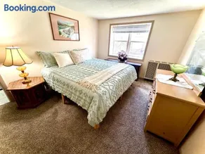 Charming Adobe 2 Bedroom Casa Near Train - Image 2