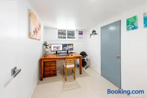 Pet friendly beachfront home- sleeps 8 - Image 3