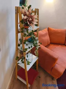 statt HOTEL - Frisch, Frech und Farbenfroh - Helle Souterrainwohnung - Image 3