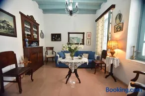 Traditional house by the sea - Image 1
