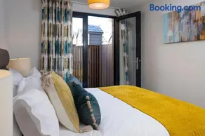 4 Middlecombe - Luxury Apartment at Byron Woolacombe, only 4 minute walk to Woolacombe Beach! - Image 2