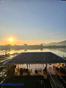 D Hostel by the river - Image 3
