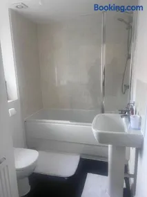 Market Harborough Guest House - Image 3