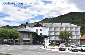 Hotel y Apartamentos SNÖ Isaba - Image 1