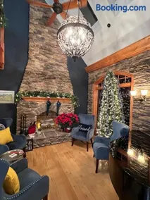 Alder Hall - A Beautiful Mountain Chalet - Image 3