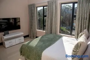 Golfer's Dream Haven - Image 1