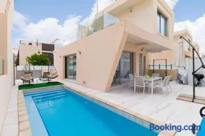 Modern villa with pool jacuzzi and sea view - Image 3