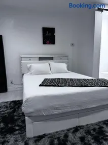 The J Los Angeles Hotel - Image 2
