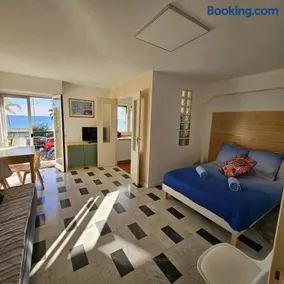 Vue mer studio tout équipé - Image 2