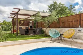 Apartment Paola with private Pool - Image 1