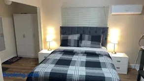 Cozy Ground-Floor Room with Private Bath and Separate Entry - Image 2