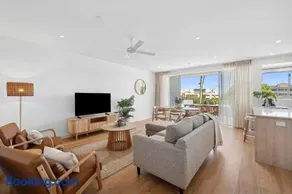 Luxury Beachside on Moreton - Image 2