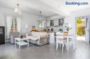 Villa Rodia with swimming pool on Skopelos Island - Image 4