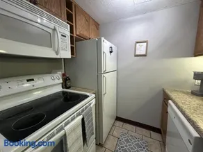 Amazing Lake Winni Views in Cedar Lodge Complex - Image 3