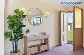 3BR Triabunna Family Retreat Near Maria Island - Image 3