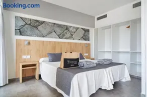 Invisa Aparthotel Casa Luis - Image 1