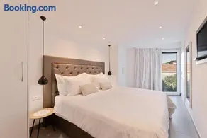 VILLA STONE PEARL SUTIVAN - exceptional luxury new three-room villa - private pool and jacuzzi - perfect location right next to the town center and the beach - secured parking space - Image 3
