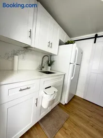 Private Suite with Laundry - Image 3