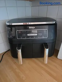 Large Victorian Apartment With High Speed Wifi 350mbps - Image 3