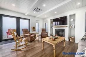 Ocean Front 3Bdrm Saltbox 'SeaForever' wHot Tub - Image 3