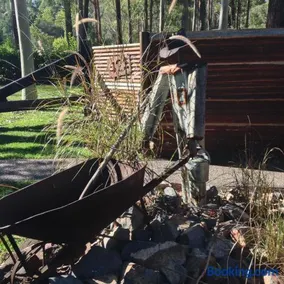 Mistinthegumtrees Eco Luxury Cabins - Image 4