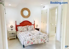 Apartamento en Sotogrande Marina con gran terraza - Image 4