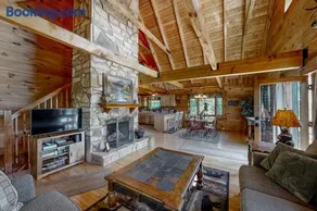 Lakeview Cabin Sleeps 10 Pool Table Hot Tub - Image 2