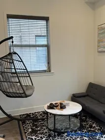 Modern 1-Bedroom Apartment in Downtown Baltimore - Image 3