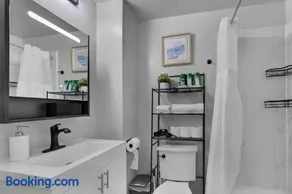 Oxon Hill Luxurious Home,5 min to MGM & National Harbor - Image 4