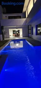 The Cliff Villa Boutique Guesthouse - Image 4