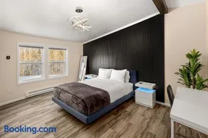 Modern Private Stay with Luxury Amenities - Image 1