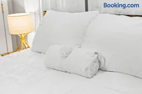 Sleeps 5 near ferry, train to Boston and downtown 3br apartment - Image 4